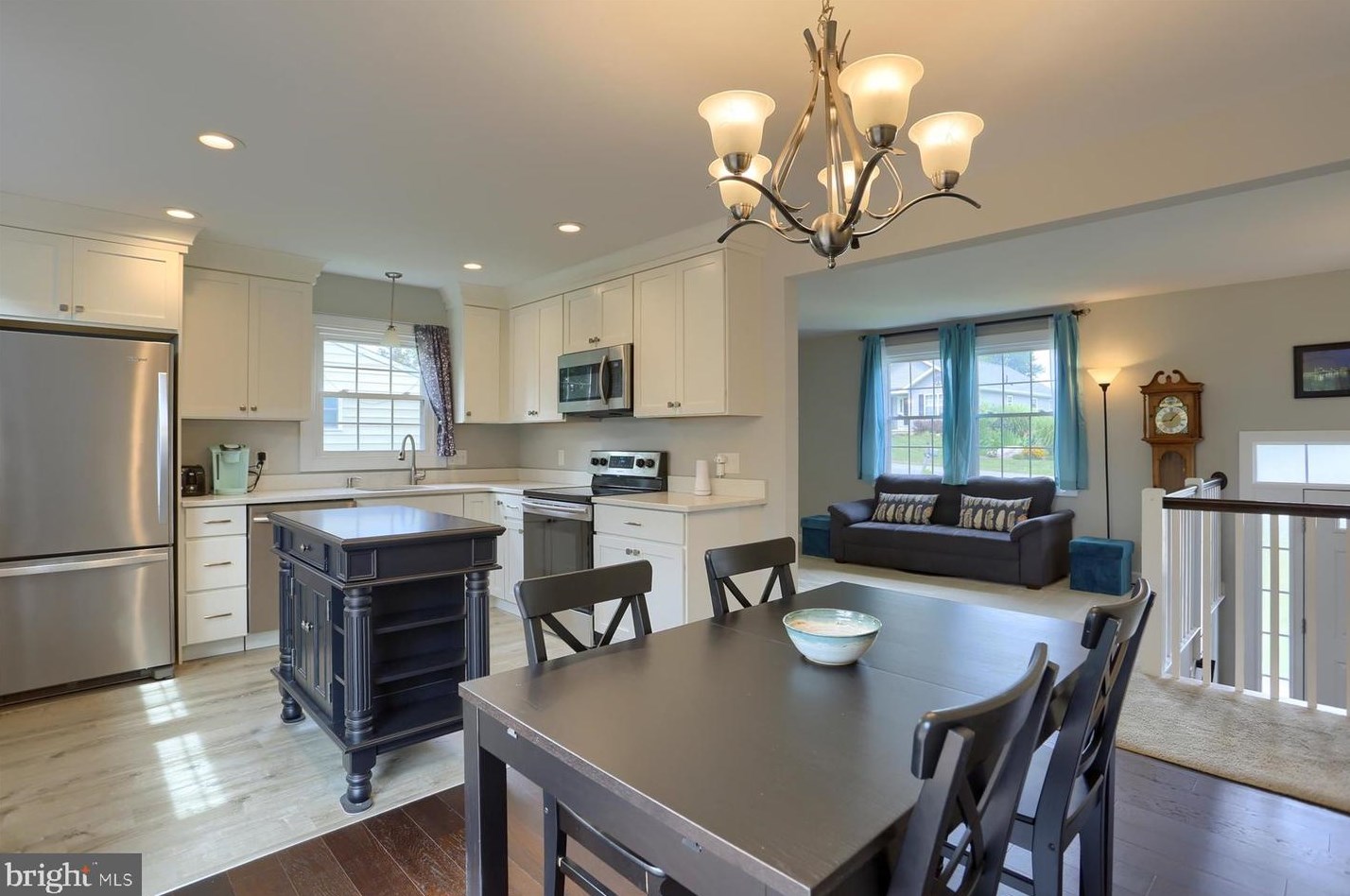 892 Chestnut St, Coatesville PA  19320-3317 exterior