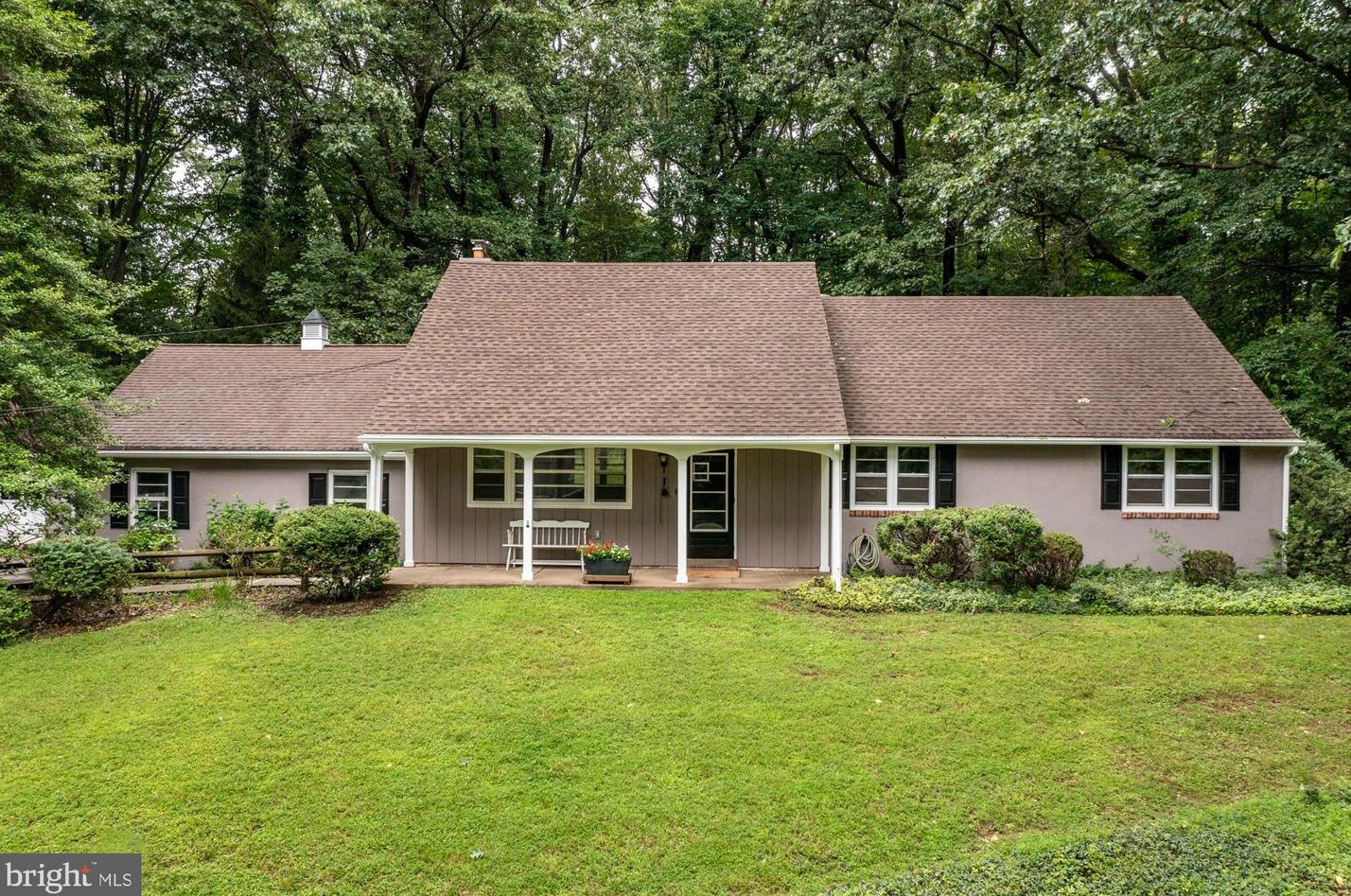 35 Arbor Ln, Wayne, PA 19087