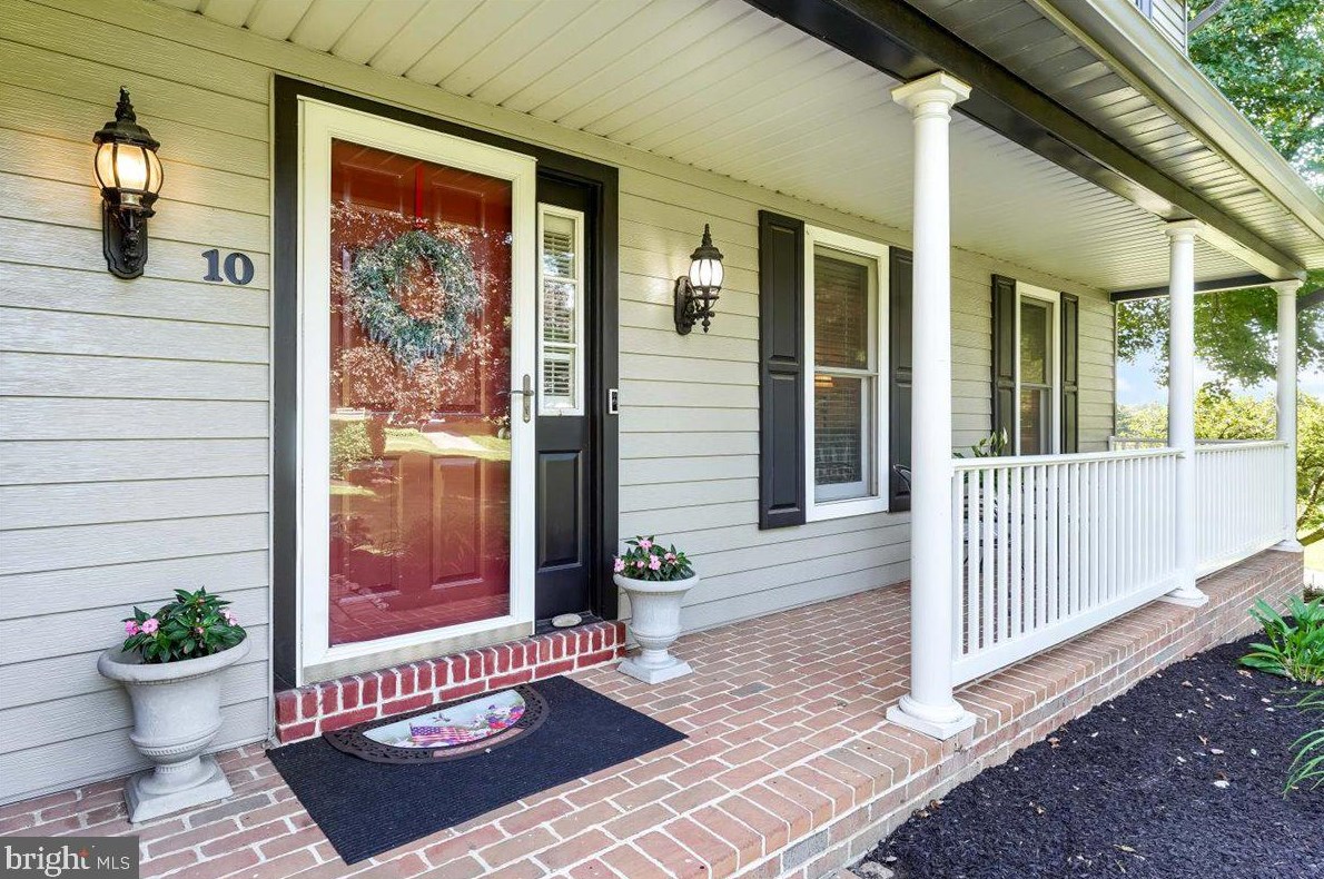 10 Red Oak Dr, New London Township, PA 19352-8918