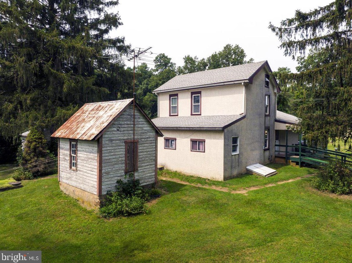 230 Laurel Rd, Marsh, PA 19520