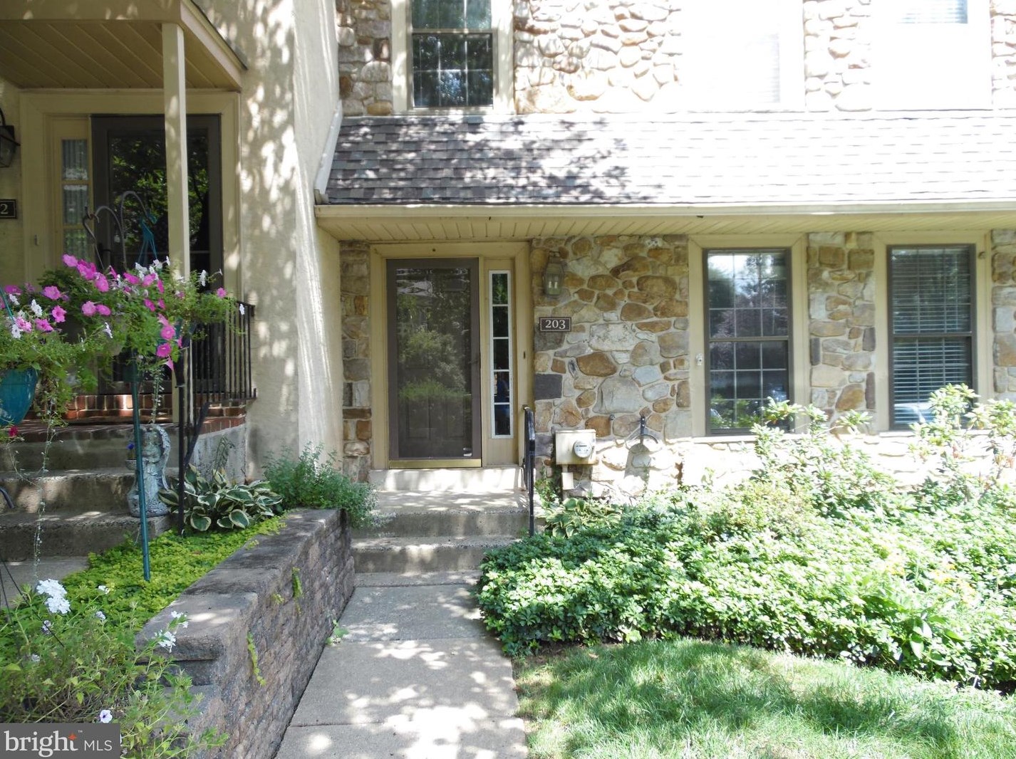203 Weatherstone Dr, Paoli, PA 19301