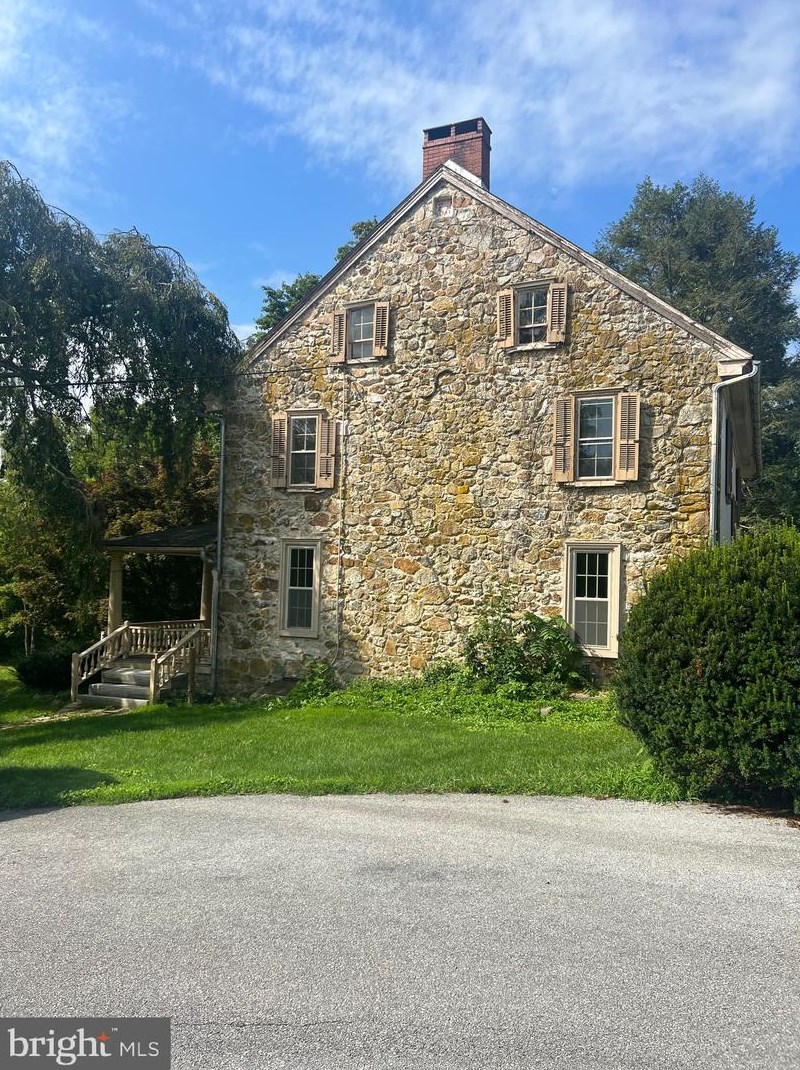 107 Icedale Rd, Honey Brook, PA 19344
