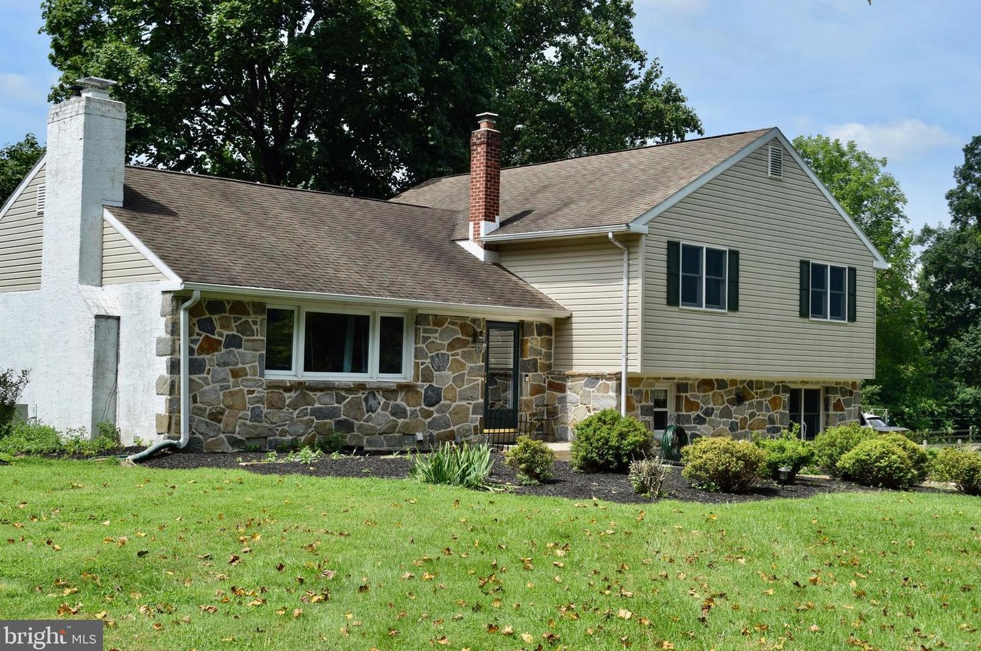 1262 Buck Ln, West Chester, PA 19382-8407
