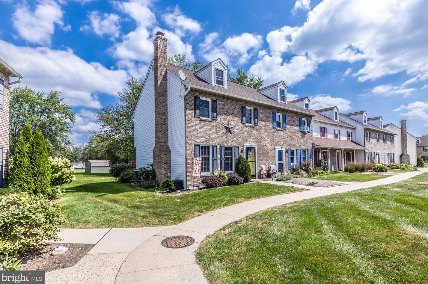 413 Cahill Cir, Honey Brook, PA 19344-8772