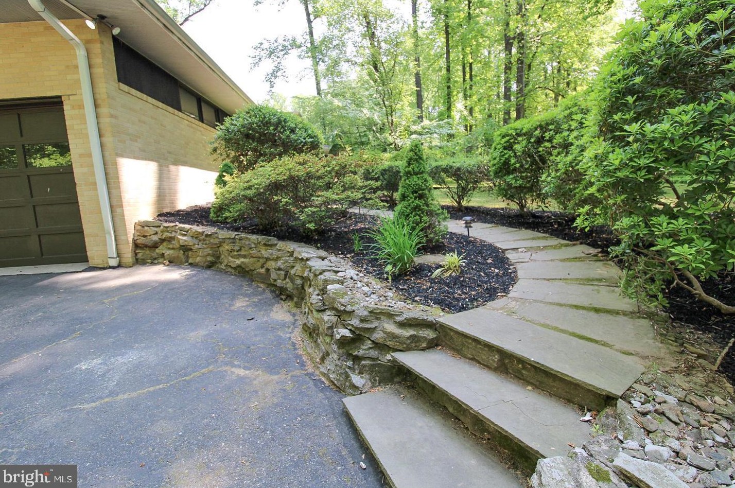 525 Webb Rd, Chadds Ford, PA 19317