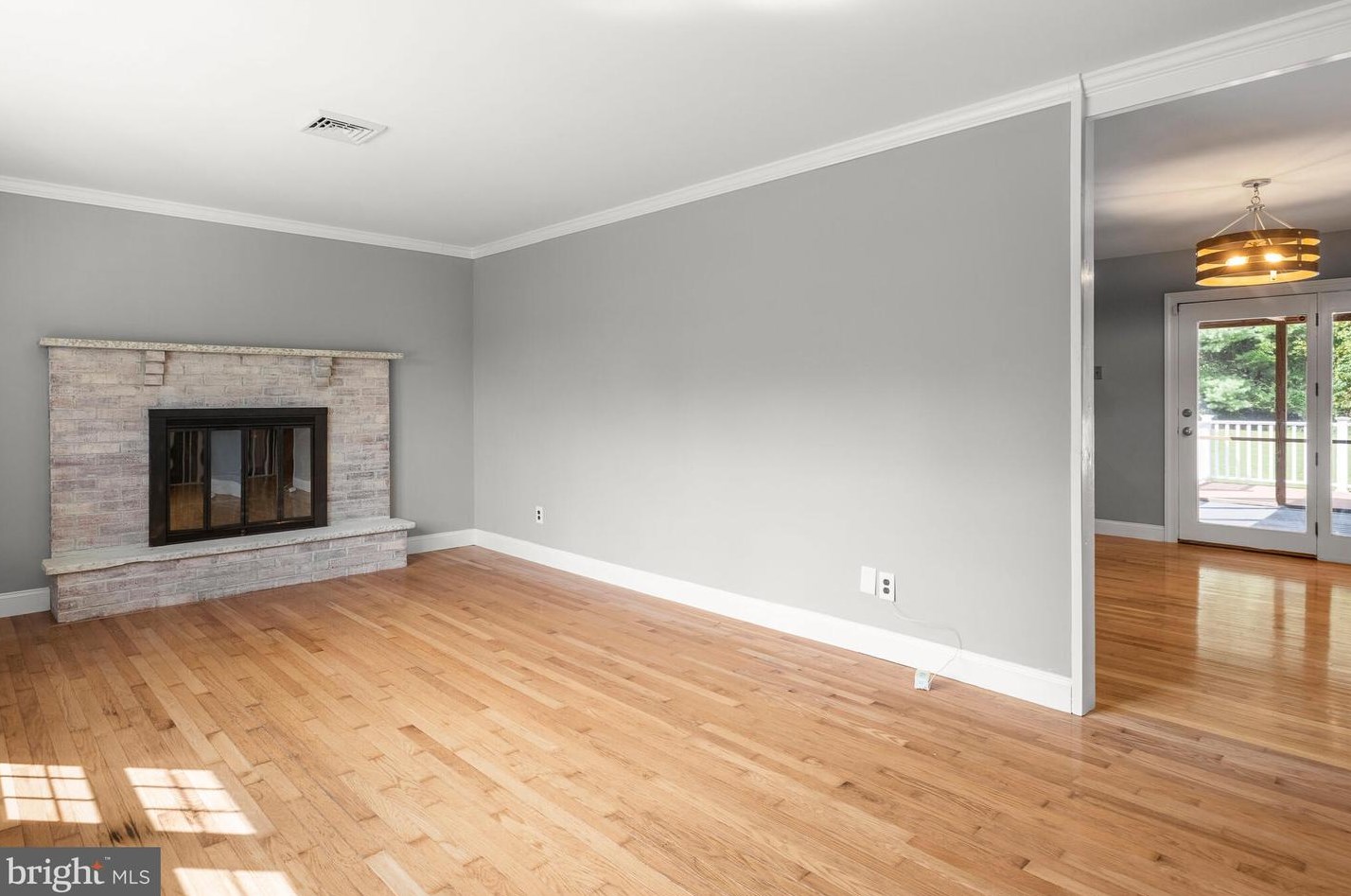 111 Montgomery Dr, Romansville, PA 19320-4308