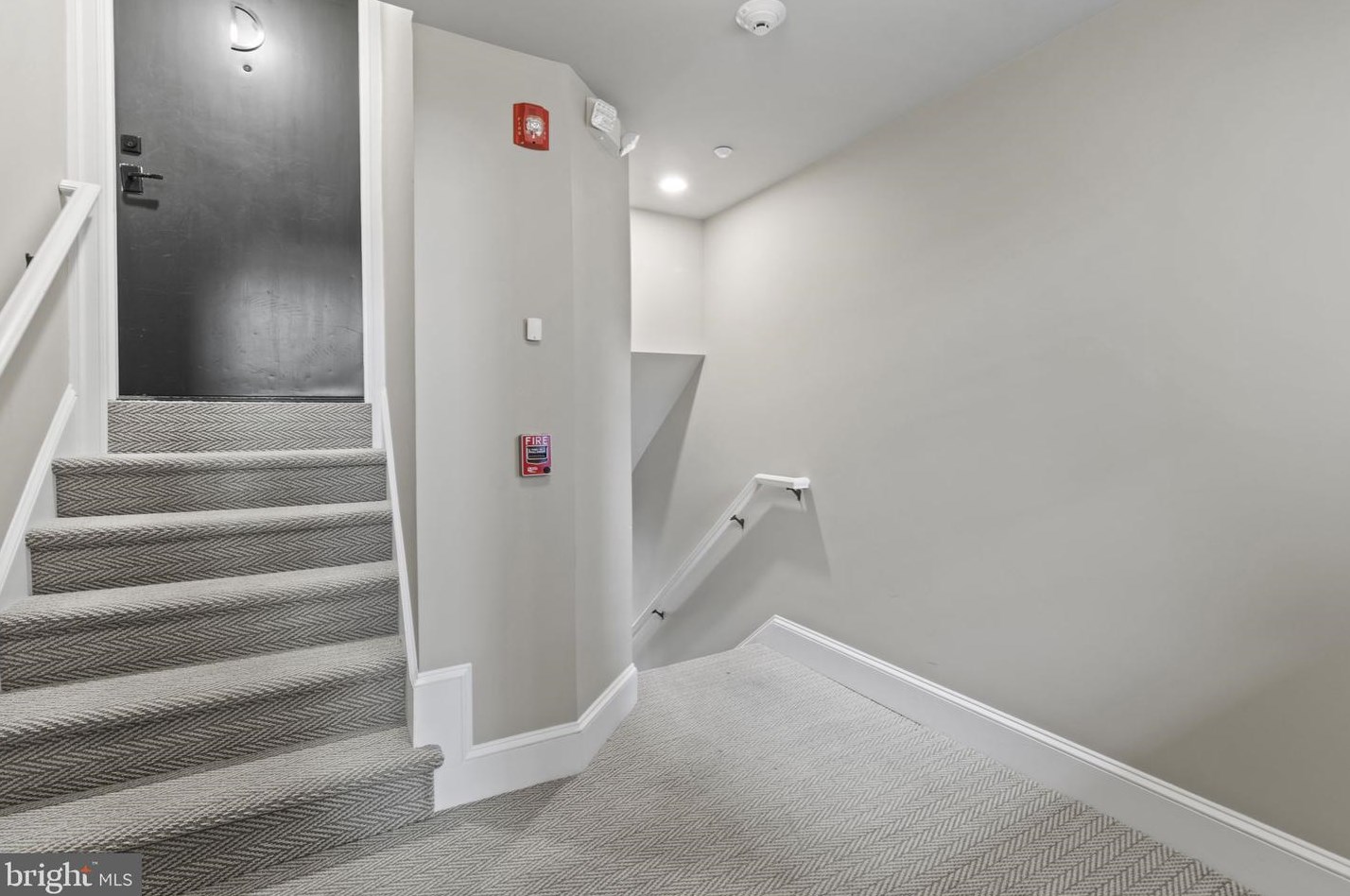 6 S Valley Rd #d, Paoli, PA 19301