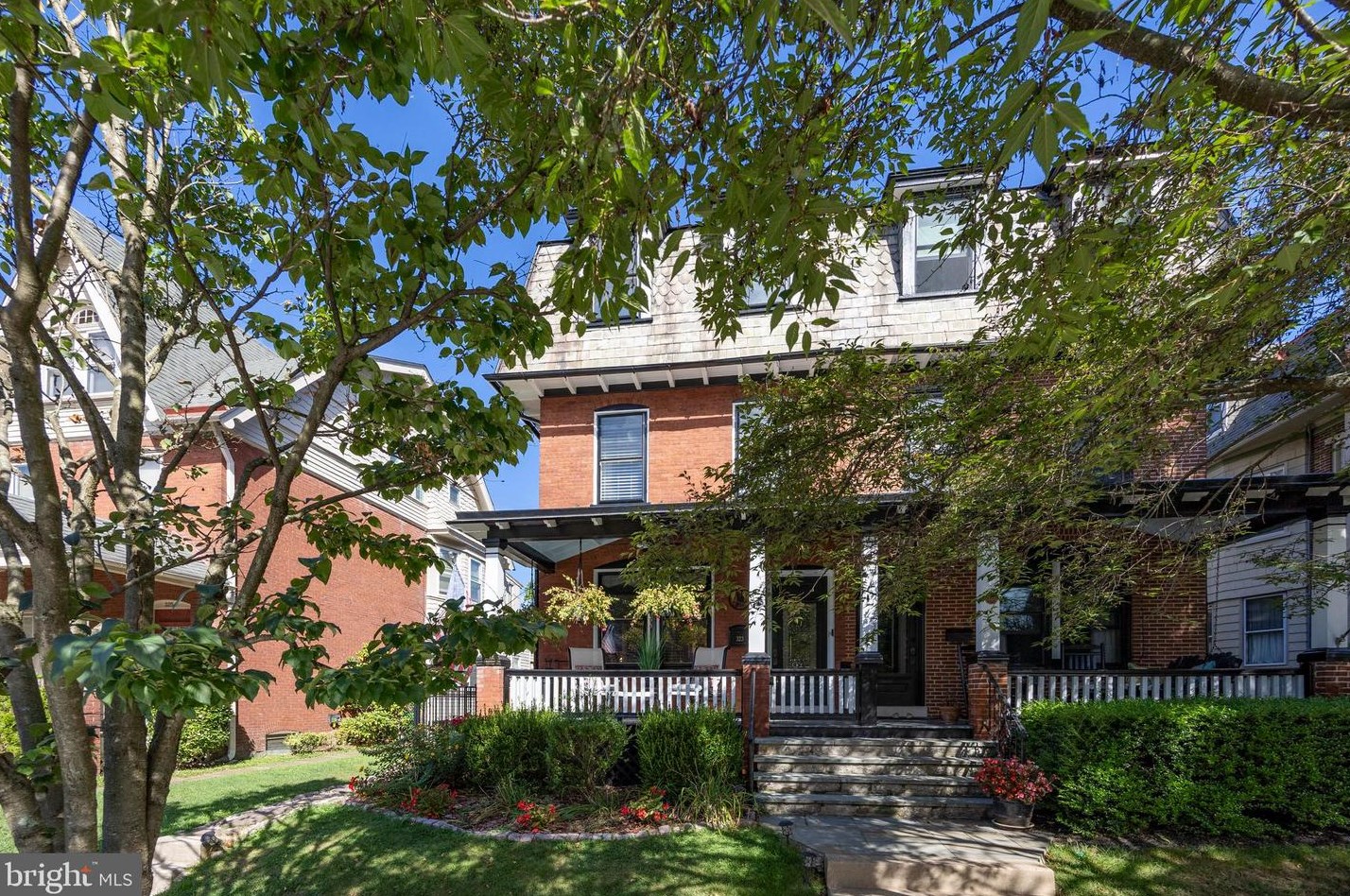 323 Barnard St, West Chester, PA 19382-3167