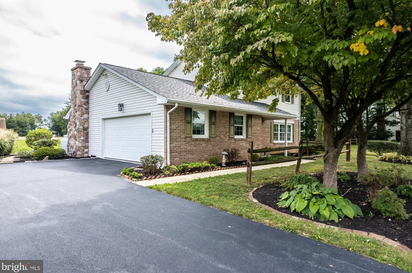 35 Lyons Ln, Coatesville, PA 19320