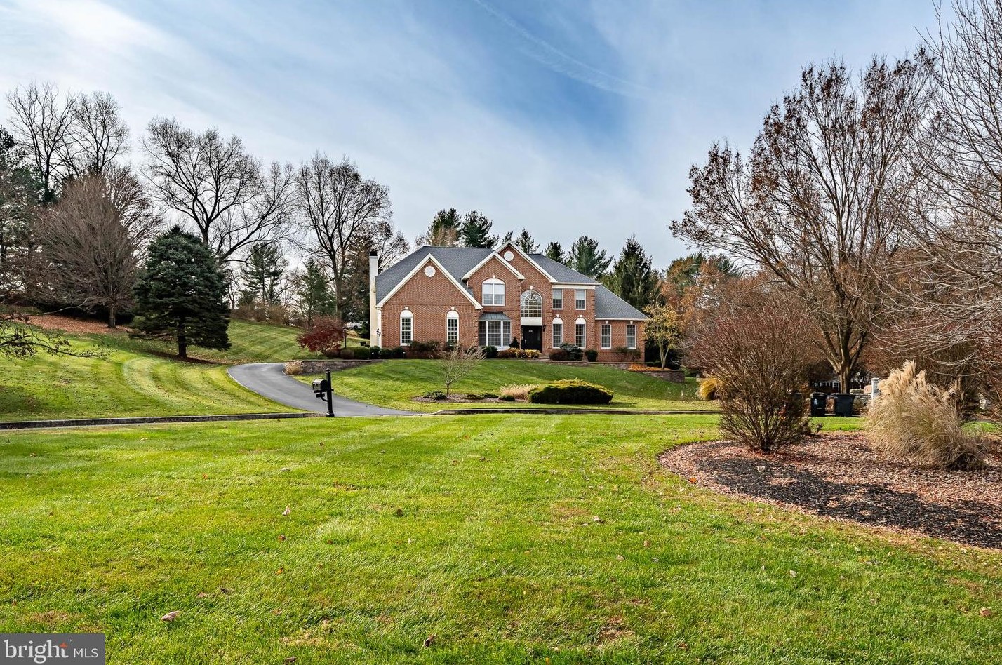 202 Ridge Crest Dr, West Chester PA  19382-1965 exterior