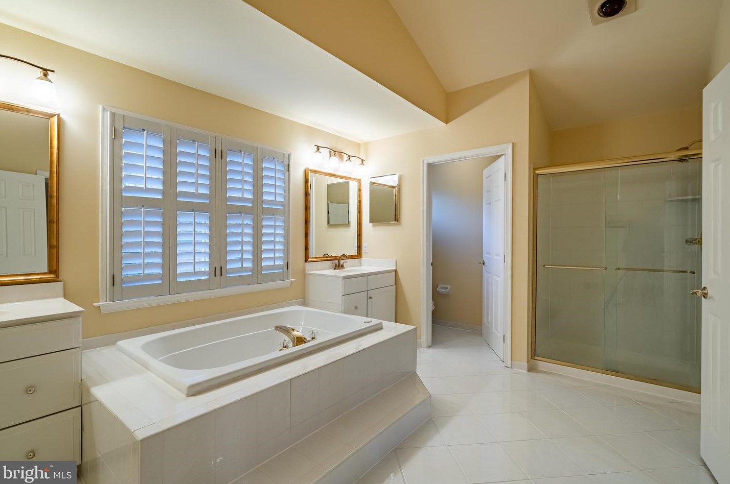 202 Ridge Crest Dr, West Chester PA  19382-1965 exterior