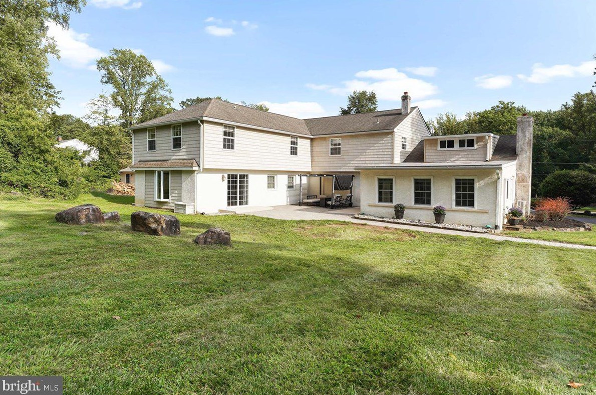 1627 Christine Ln, West Chester, PA 19380-6608