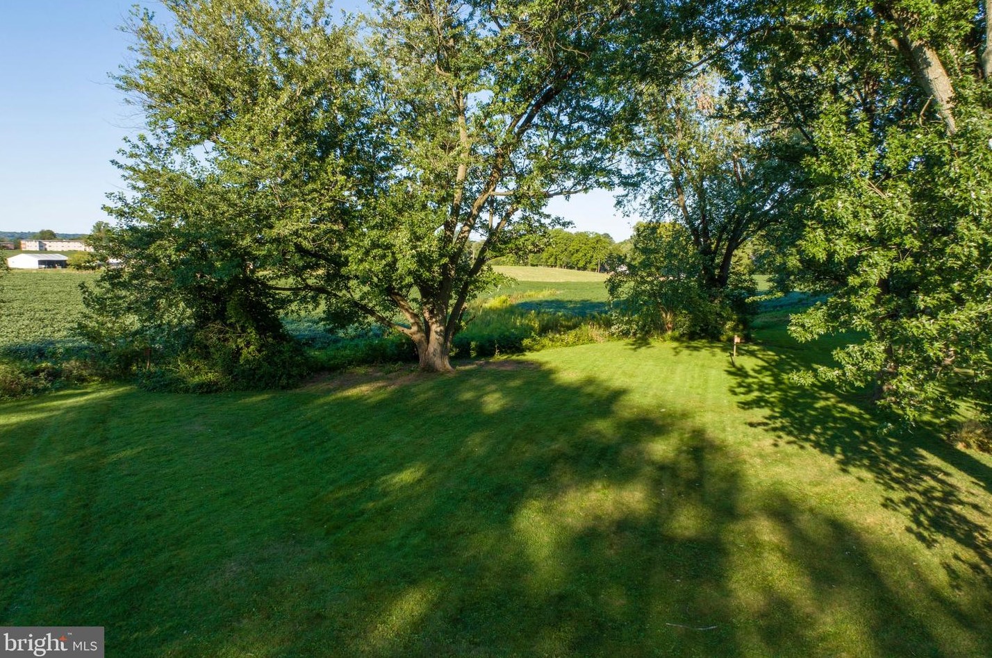 871 Chester Dr, Pottstown PA 19465-7518 exterior