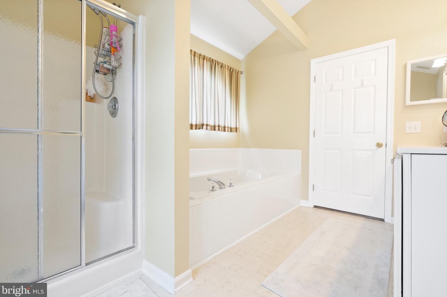 31 Danbury Cir, Coatesville PA  19320-5612 exterior