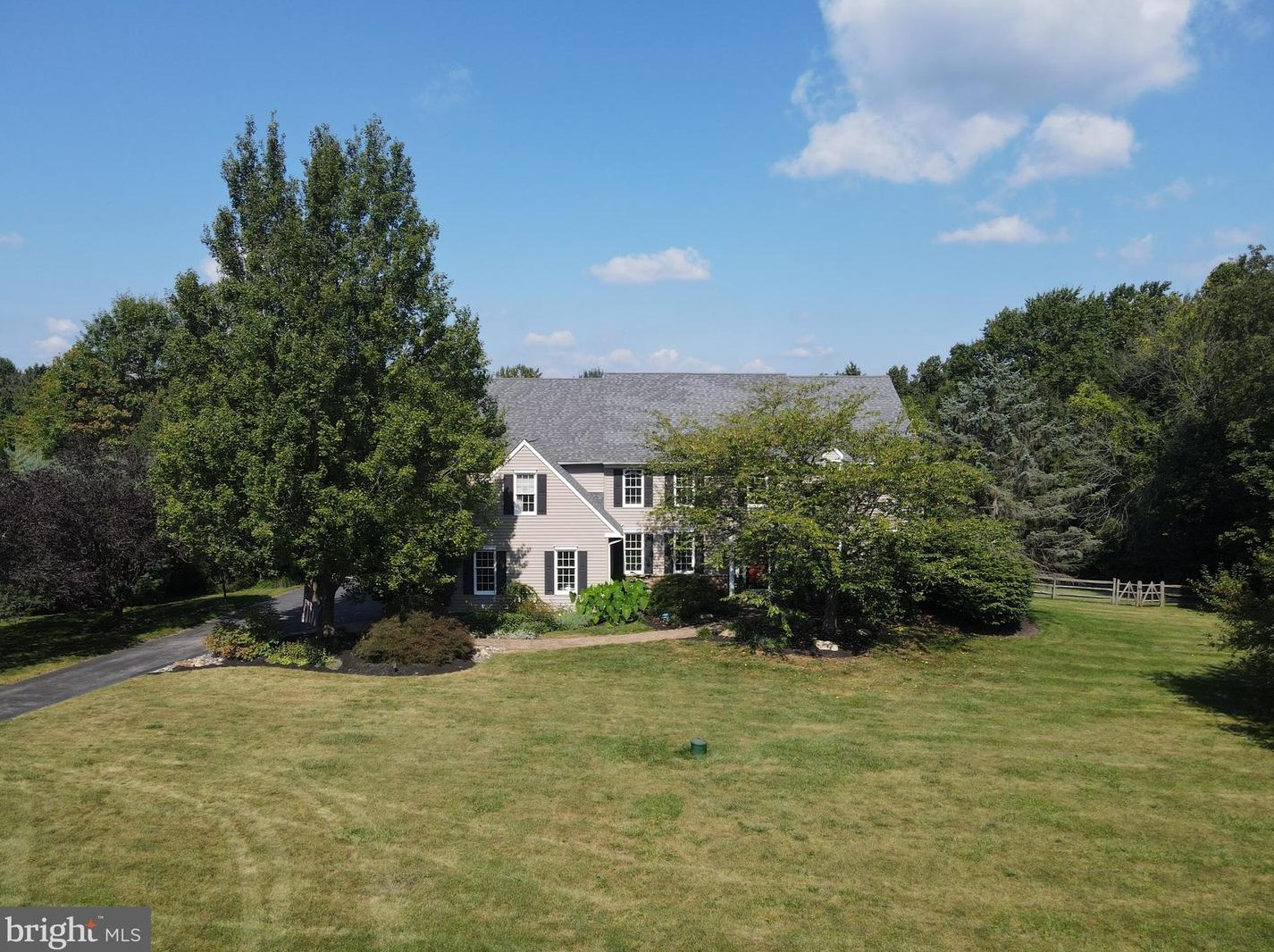 2 Ivy Ln, Chester Springs, PA 19425-3316