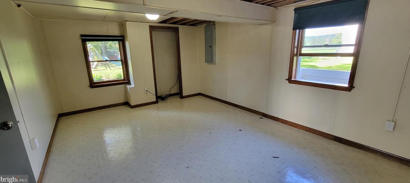 181 White School Rd, Honey Brook PA  19344-9793 exterior