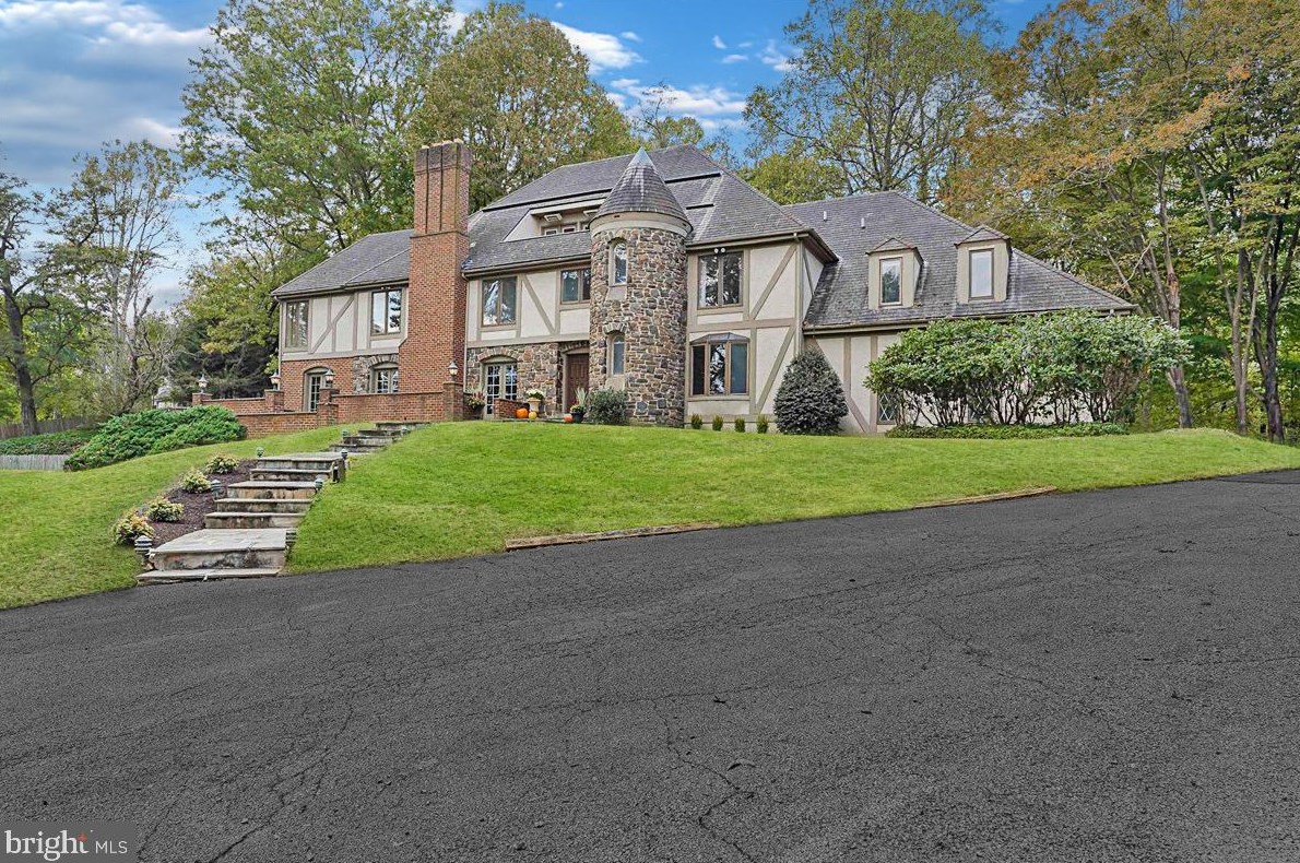 2 Chaddwyck Ln, Chadds Ford, PA 19317