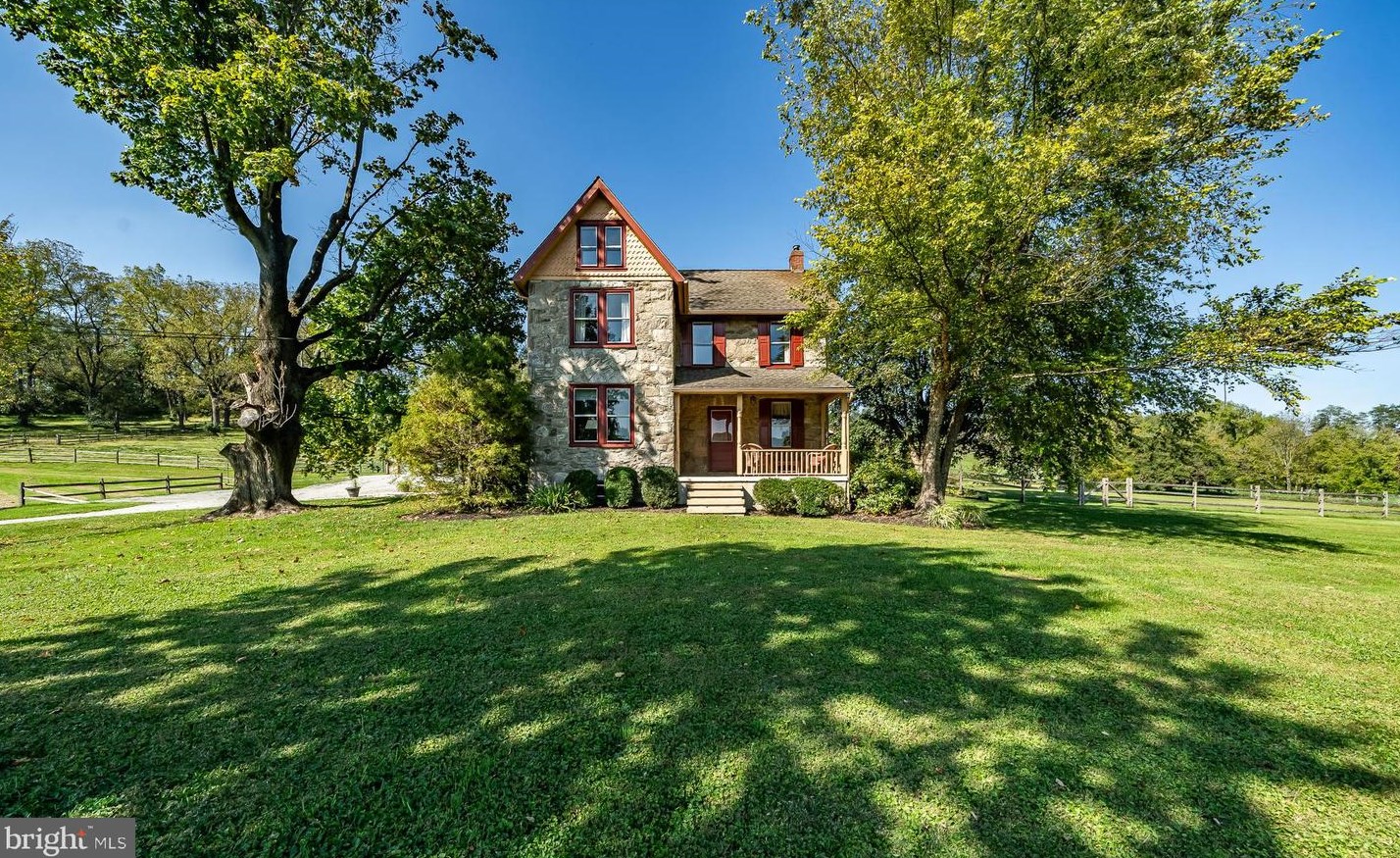 306 Apple Grove Rd, Romansville, PA 19320-5138
