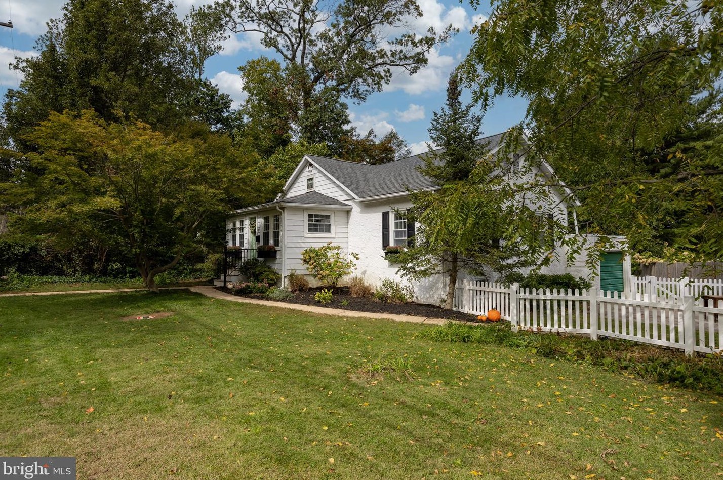 37 Lloyd Ave, Frazer, PA 19355-3044