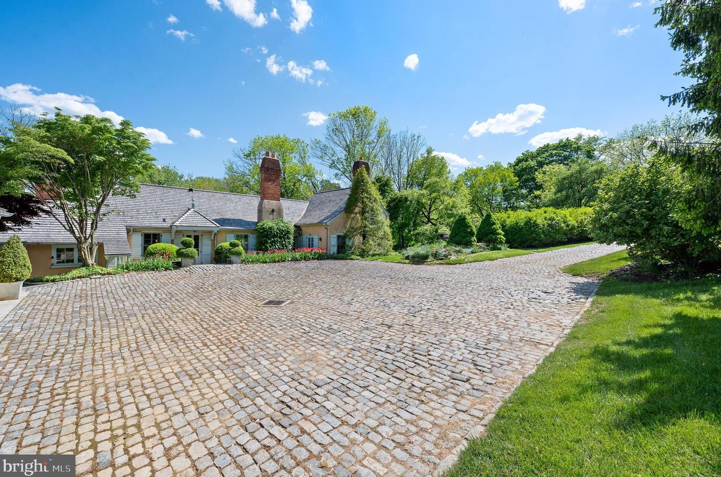1371 N Valley Rd, Frazer, PA 19355