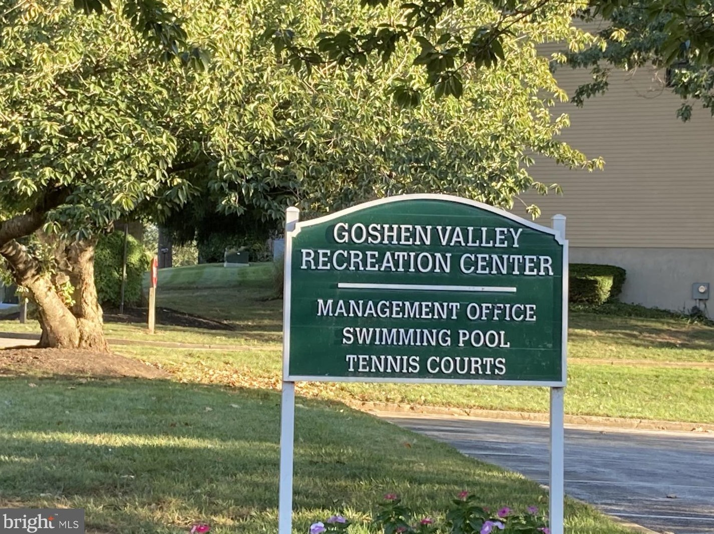 1324 Valley Dr, West Chester, PA 19382-6498