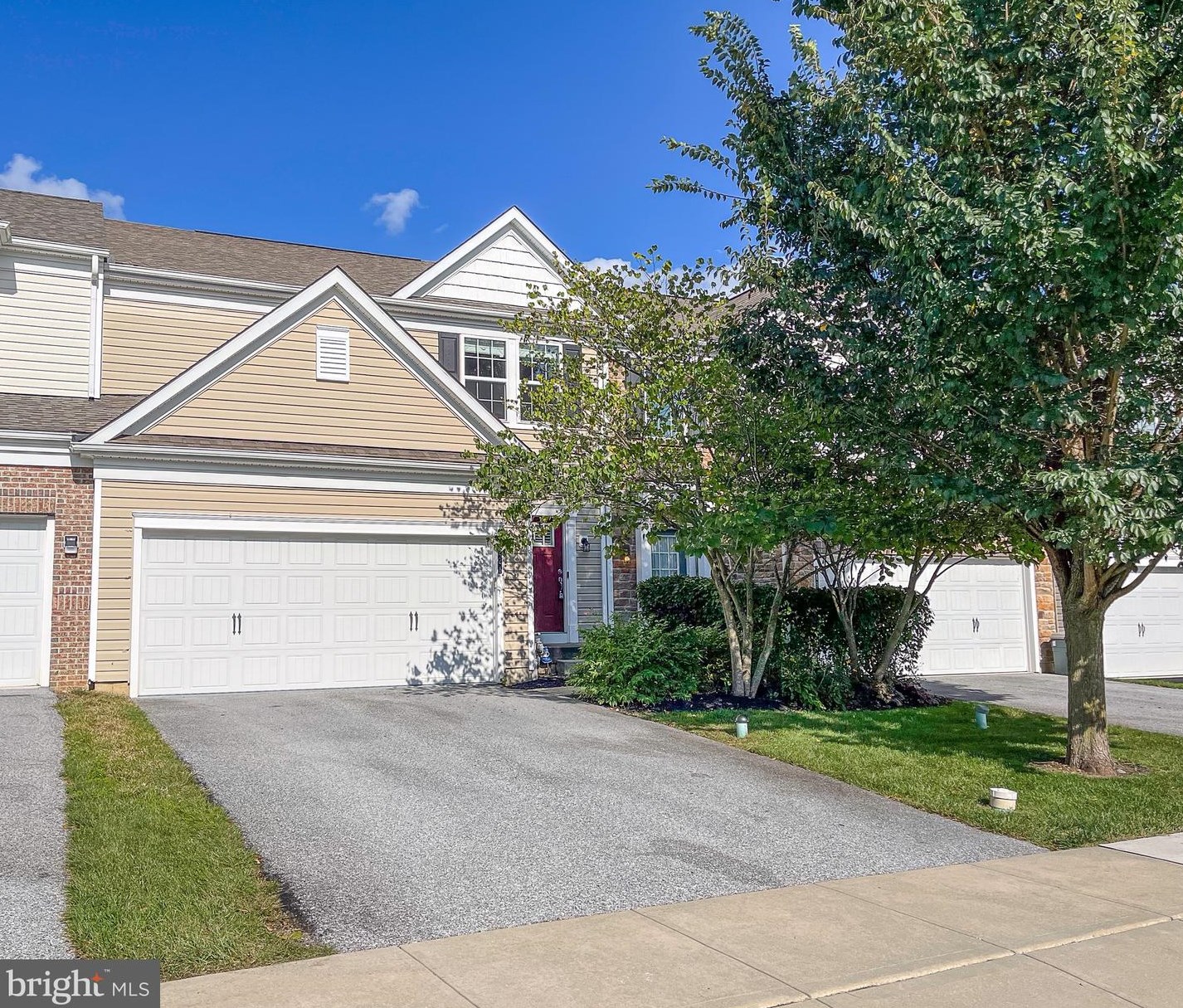 221 Sills Ln, Downingtown, PA 19335
