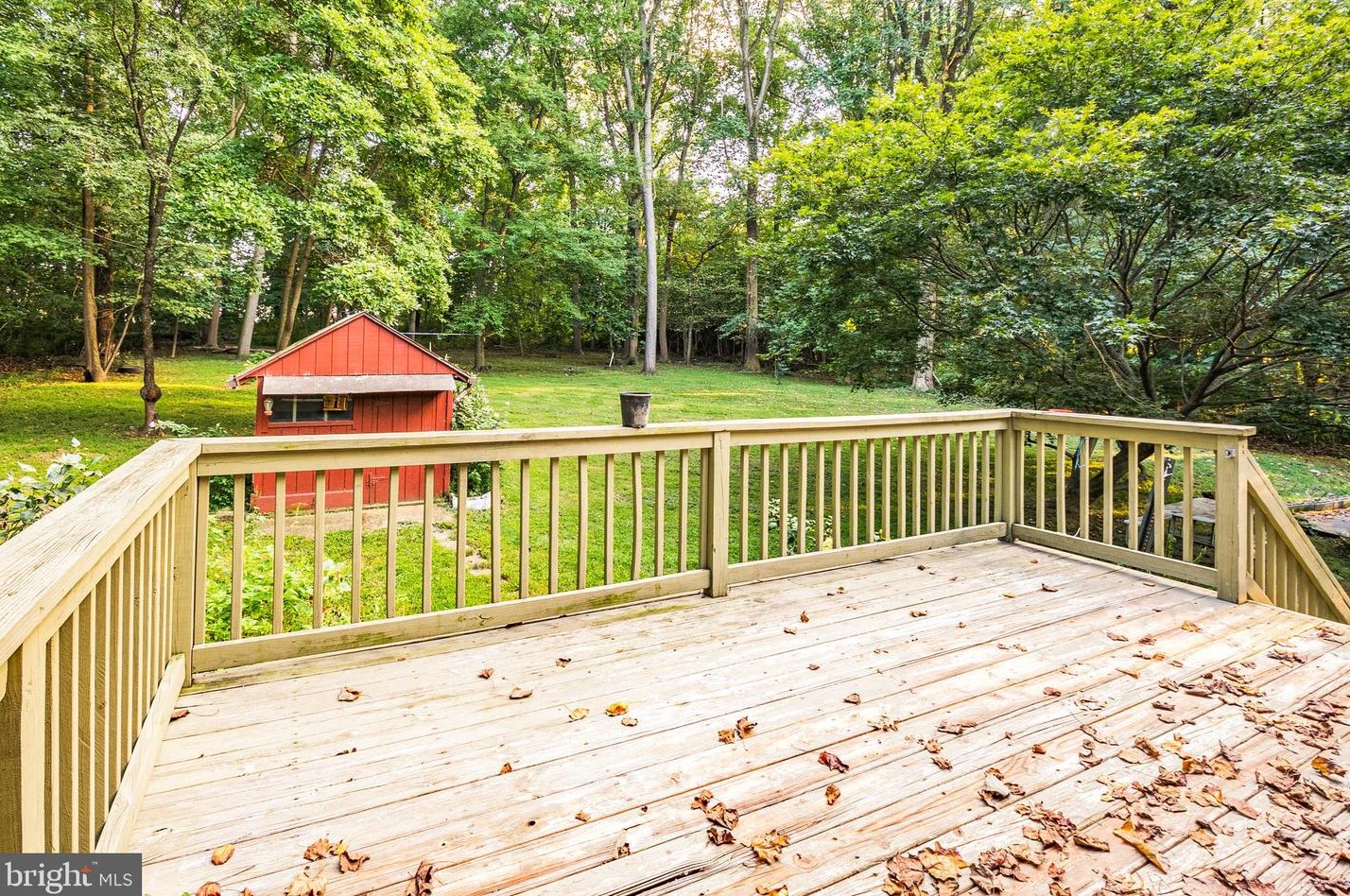 219 Elk Creek Rd, Oxford PA 19363-4221 exterior