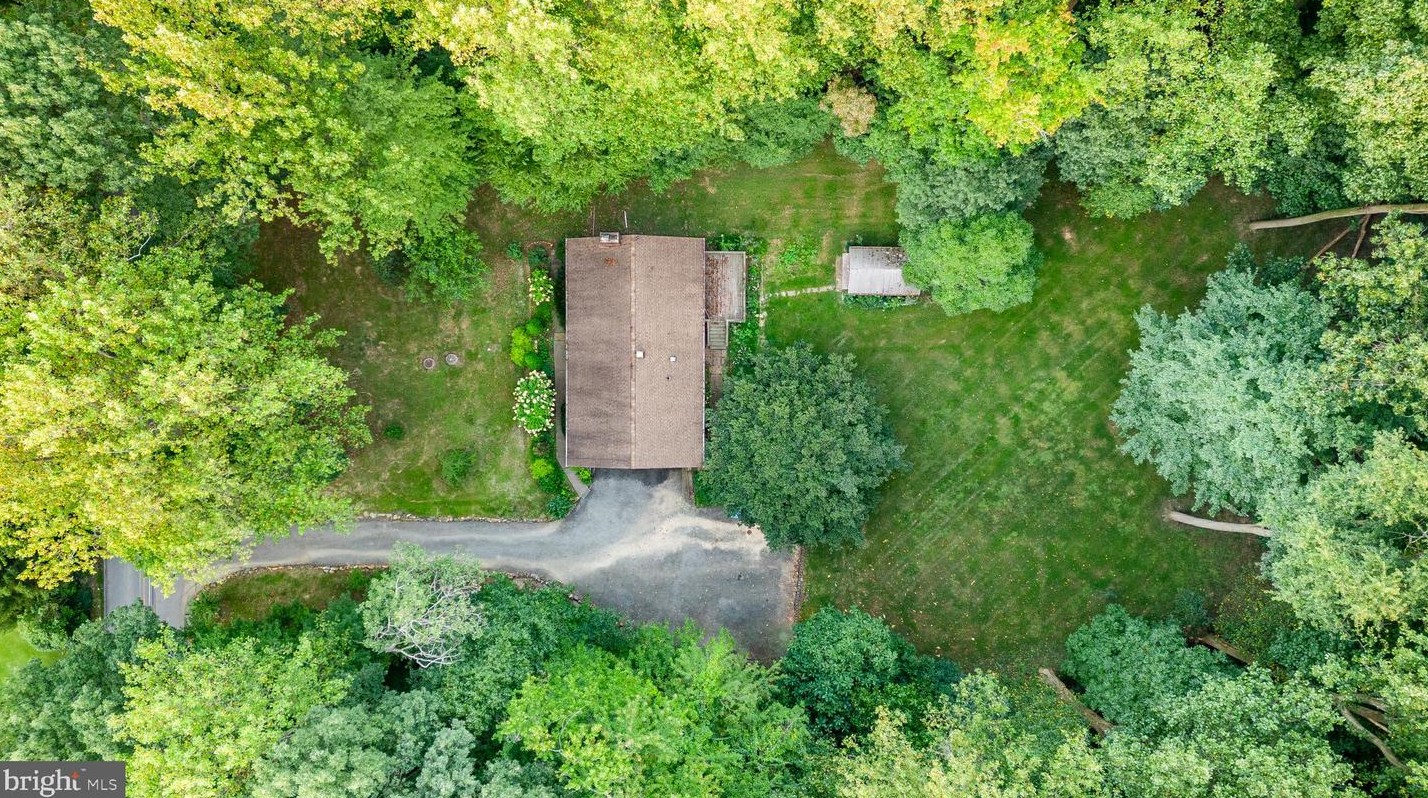 219 Elk Creek Rd, Oxford PA 19363-4221 exterior