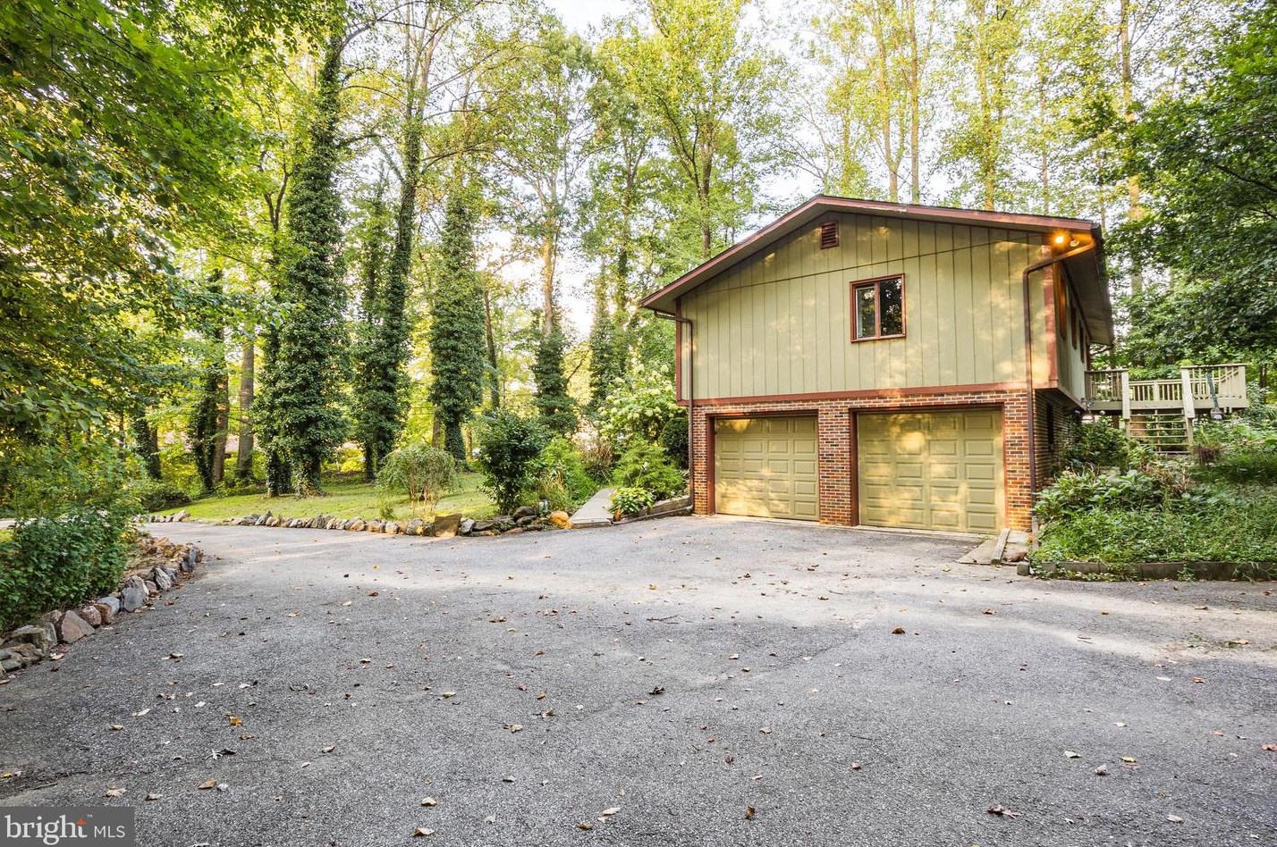 219 Elk Creek Rd, Oxford PA 19363-4221 exterior