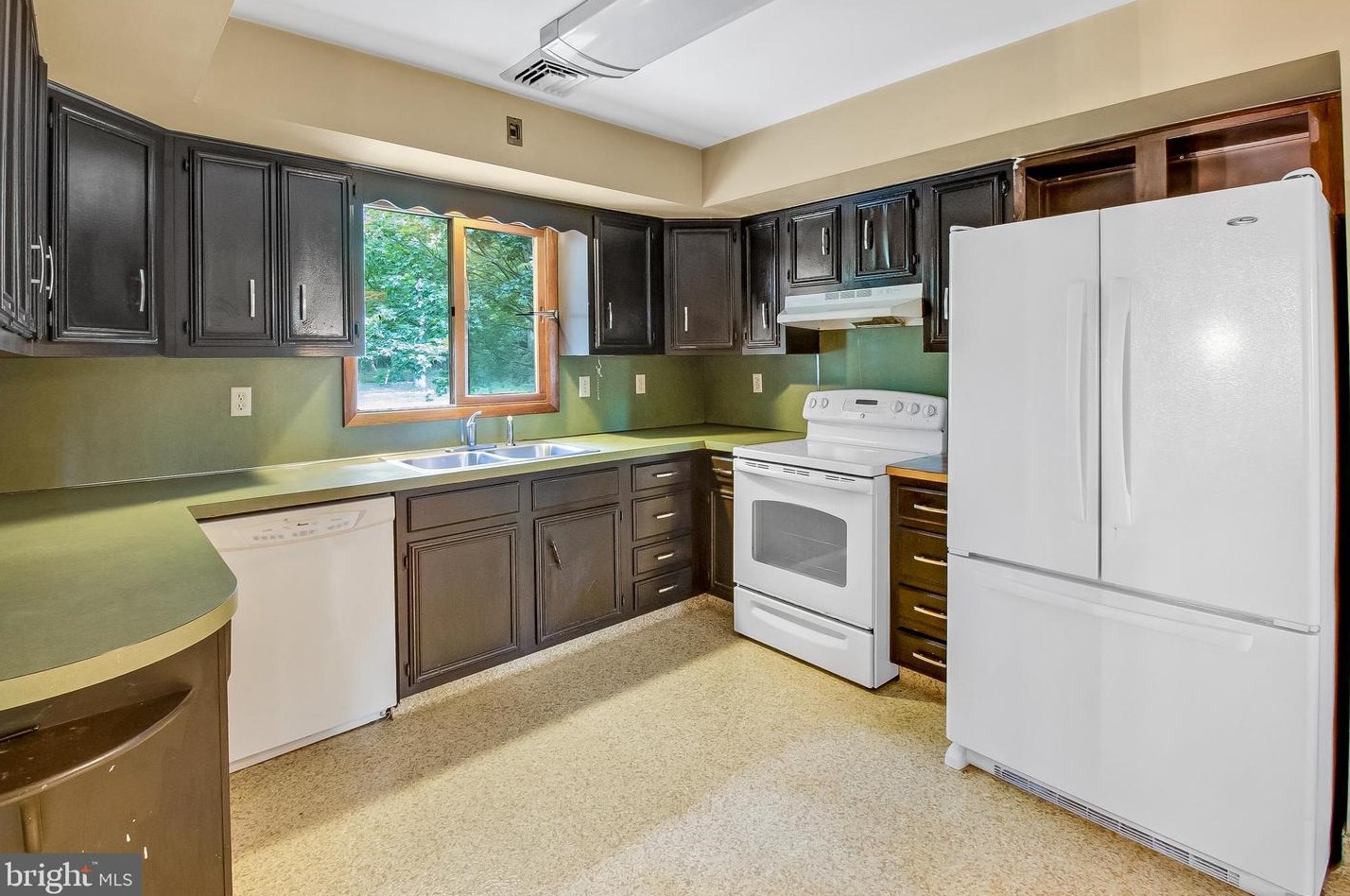 219 Elk Creek Rd, Oxford PA 19363-4221 exterior