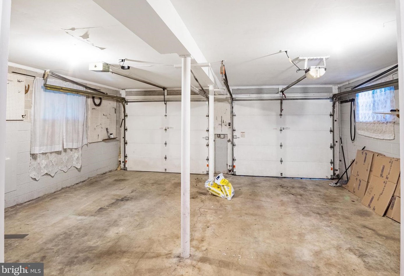 219 Elk Creek Rd, Oxford PA 19363-4221 exterior