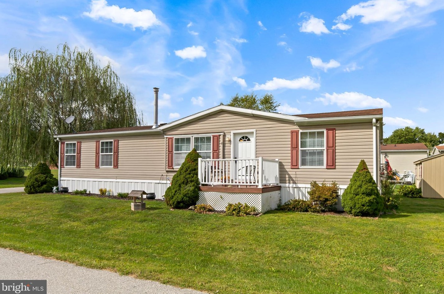 41 Archery Ct, Honey Brook, PA 19344-8692