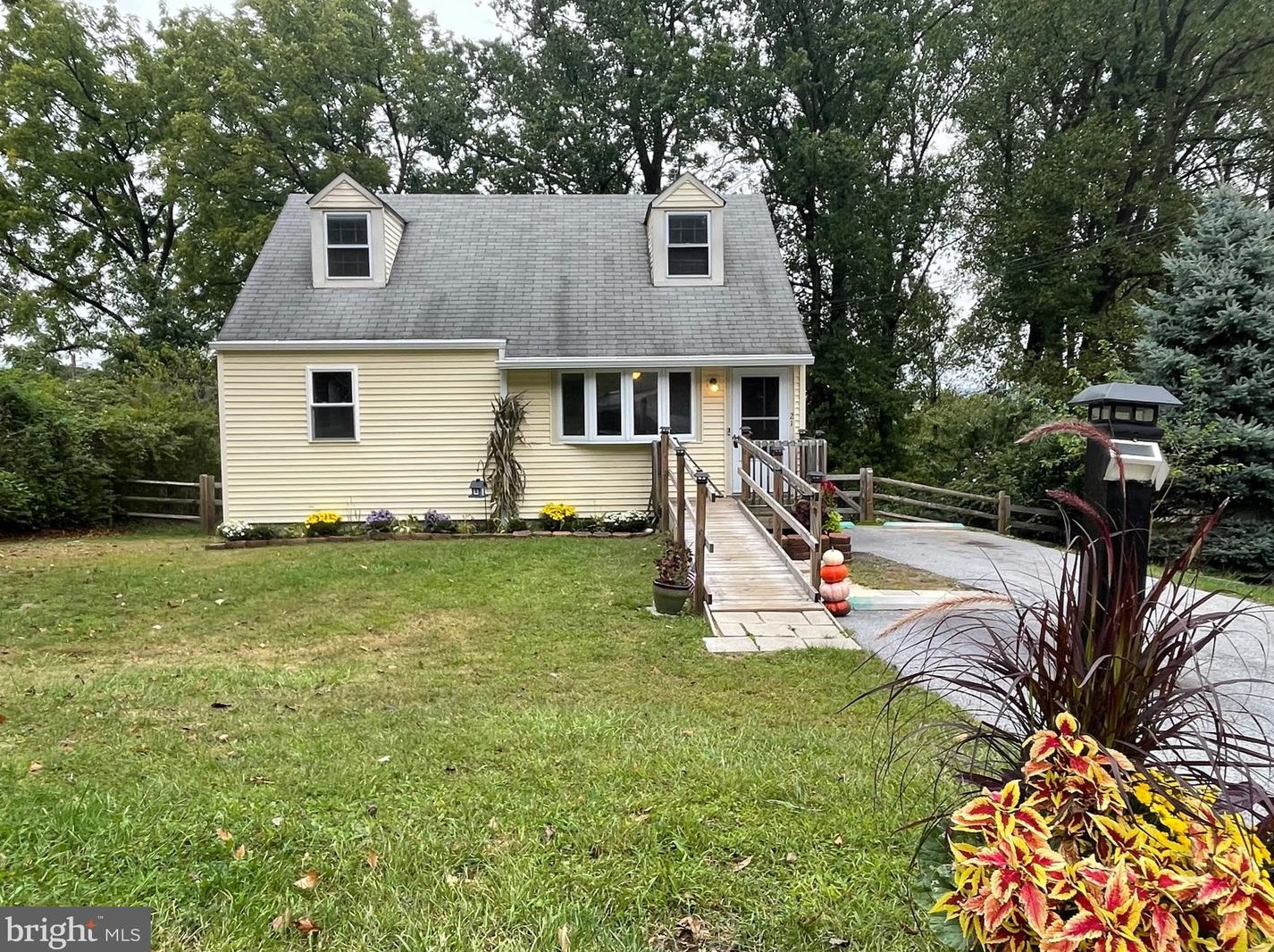 21 Fahnestock Rd, Frazer, PA 19355-2104