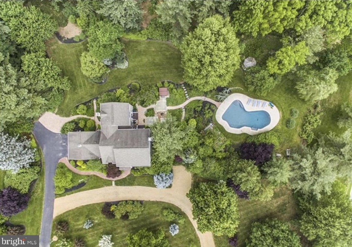 511 Stonecroft Ln, Chester Springs, PA 19425-2418