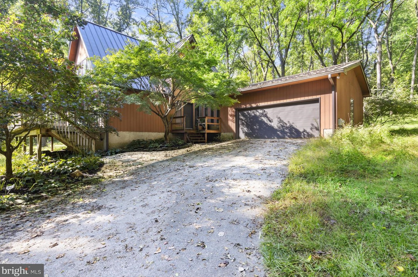 570 Chandler Mill Rd, Avondale, PA 19311-9626