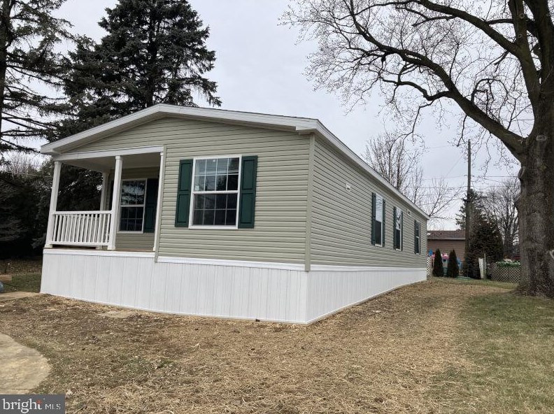 61 Violet Dr, Honey Brook, PA 19344-8639