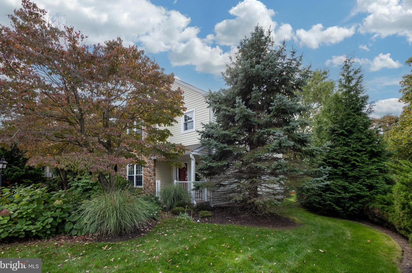 695 Shropshire Dr, West Chester, PA 19382-2235