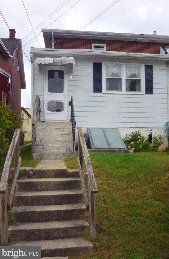 42 6th Ave, Romansville, PA 19320-3265