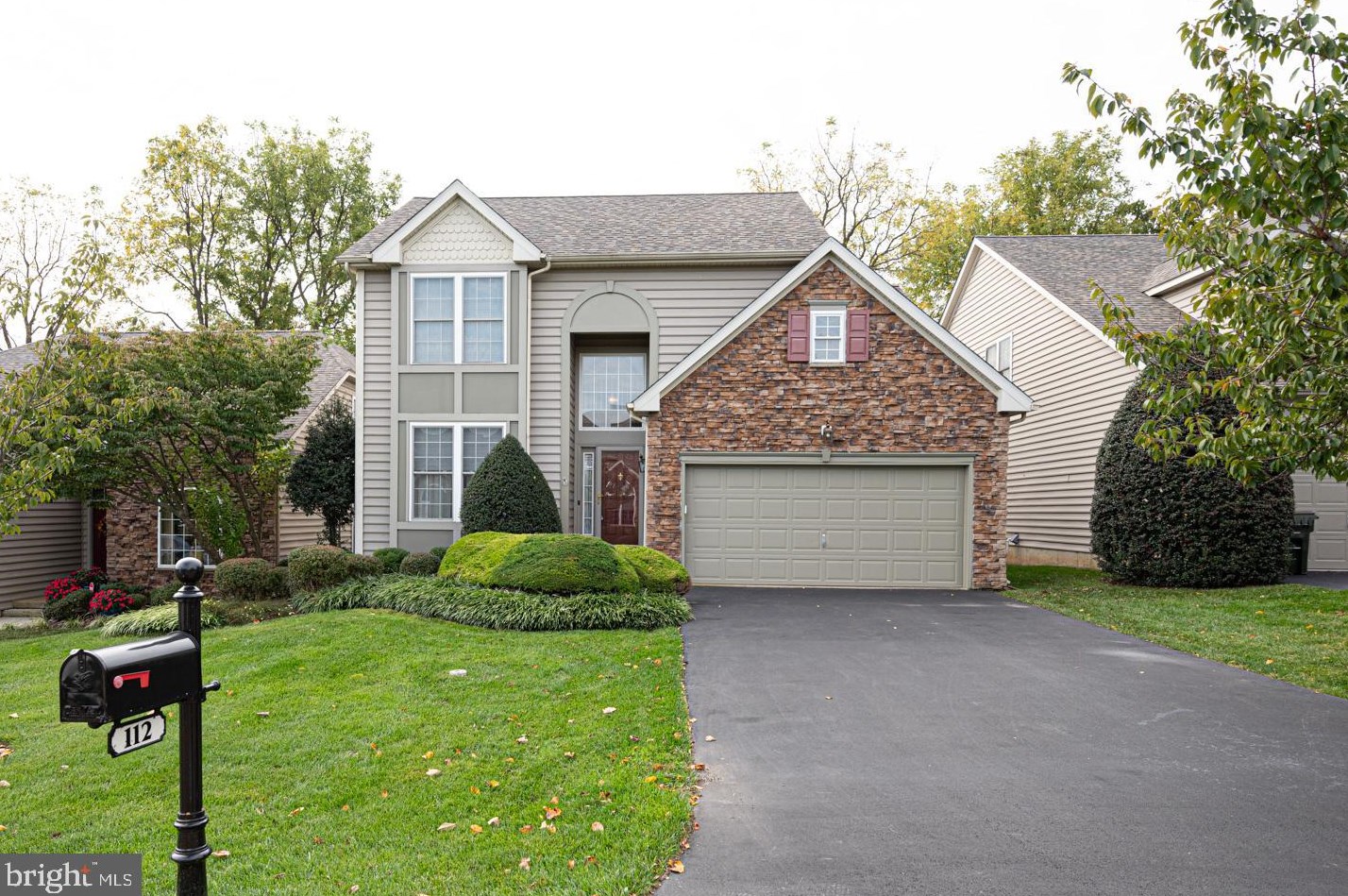 112 Pine Valley Dr, Avondale, PA 19311-1419