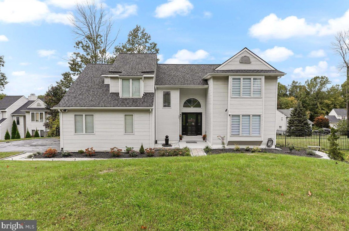 209 Pine Valley Dr, Coatesville, PA 19320