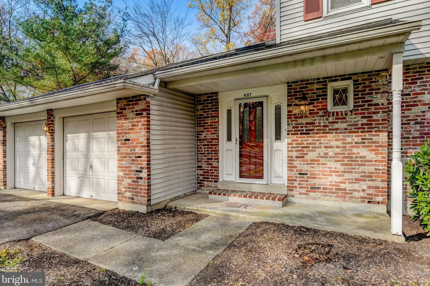 407 Fairfax Dr, Exton, PA 19341-1815