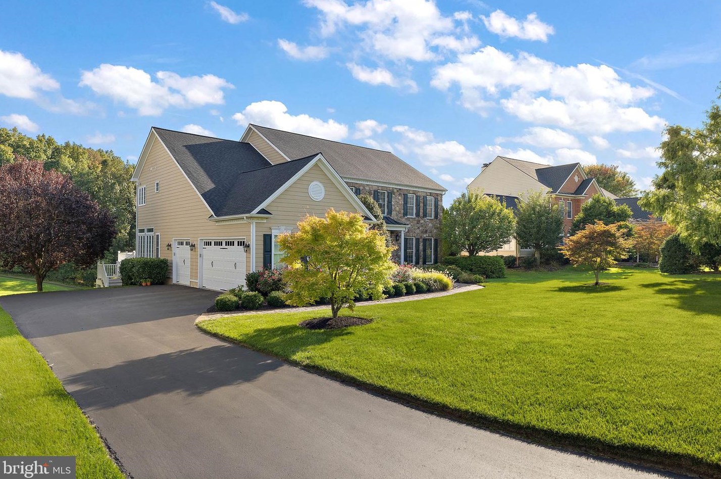 607 Foothill Dr, West Chester, PA 19382-1508