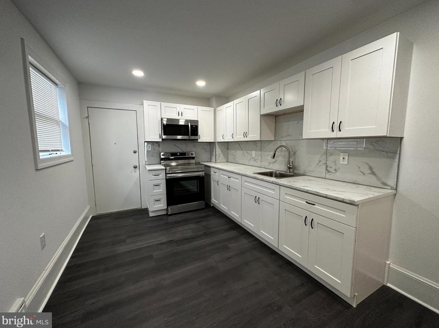 342 Valley Rd, Romansville, PA 19320