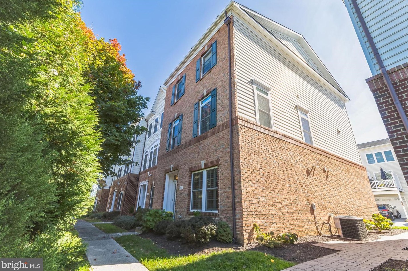 512 Raymond Dr, West Chester, PA 19380-2804