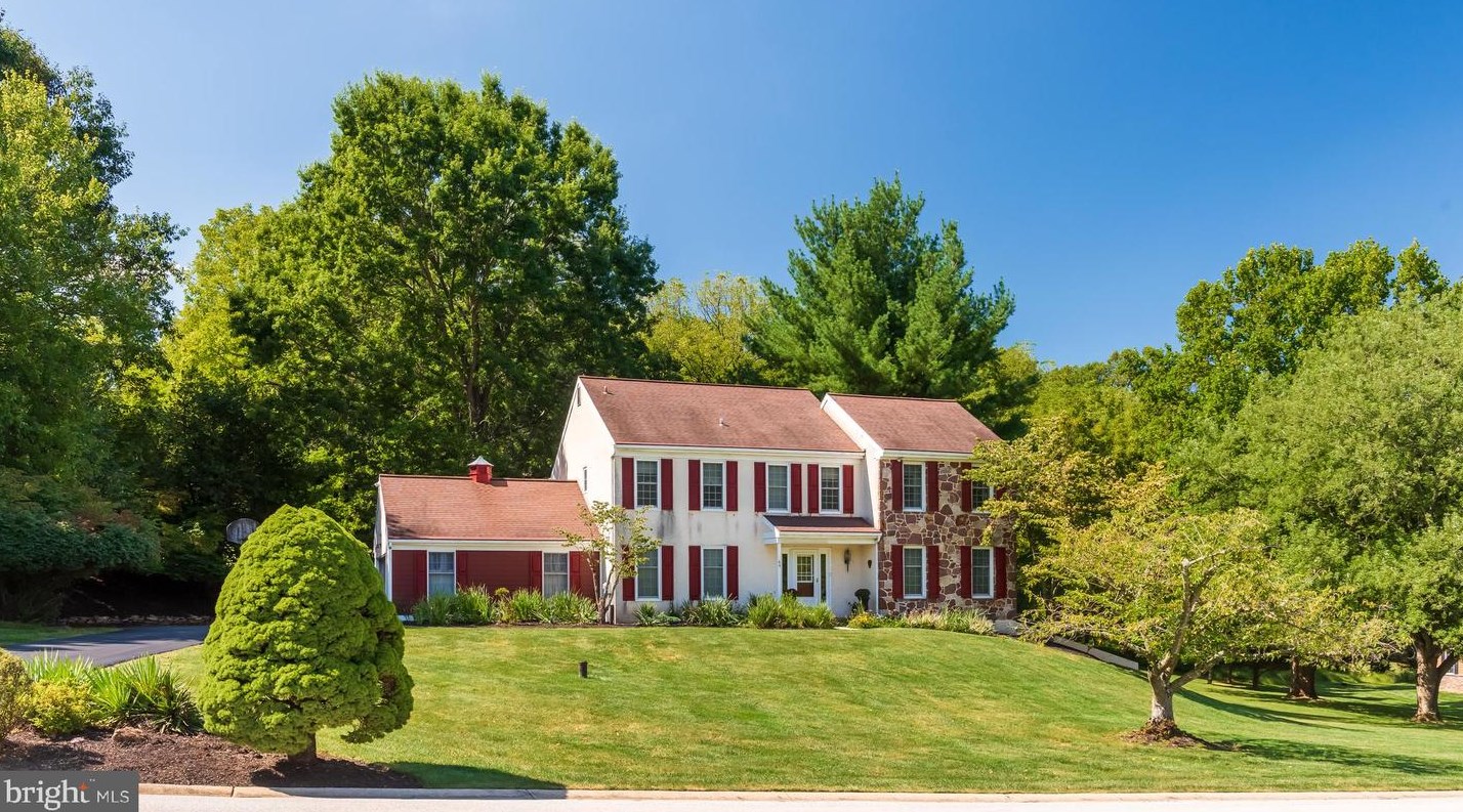 69 Dickson Dr, Frazer, PA 19355