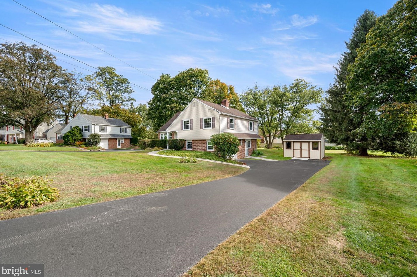 1305 Dunsinane Dr, West Chester, PA 19380-1353
