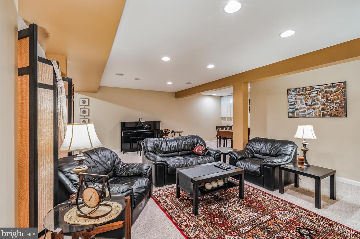 783 Mccardle Dr, West Chester PA 19380-1959 exterior