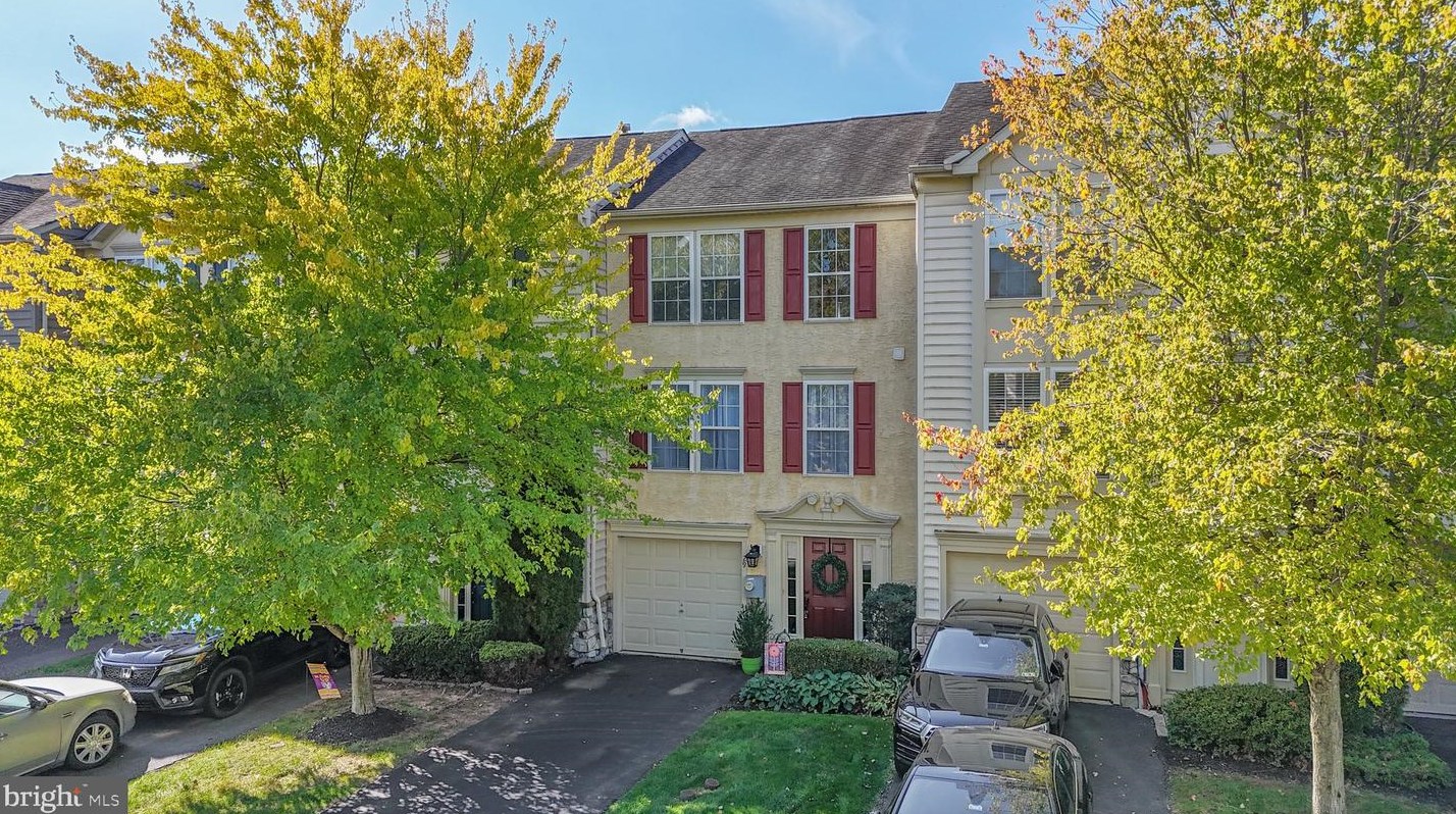29 N Savanna Dr, Pottstown, PA 19465