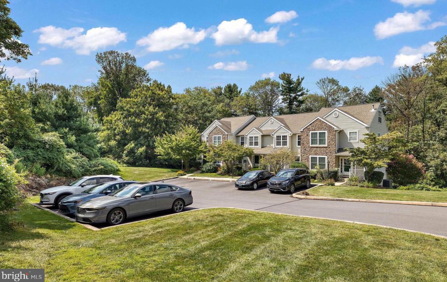 886 Amber Ln, West Chester, PA 19382
