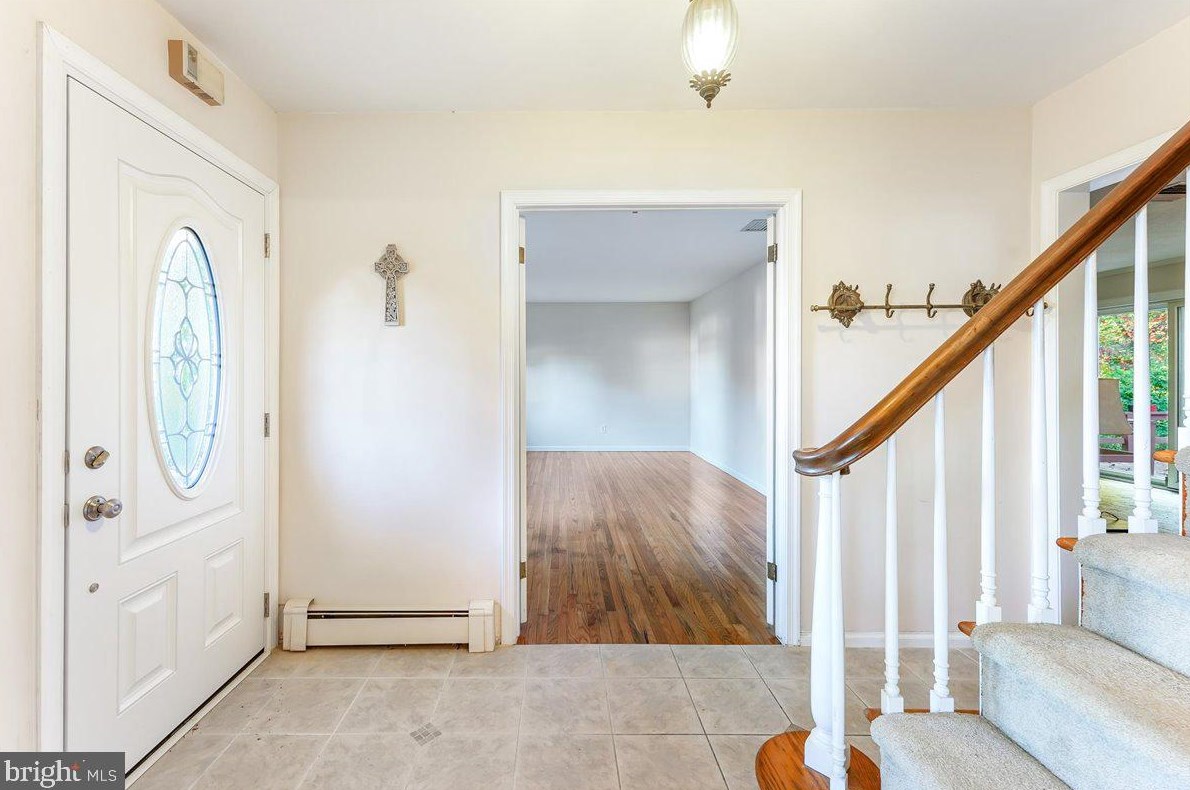 331 Caswallen Dr, West Chester PA  19380-4119 exterior